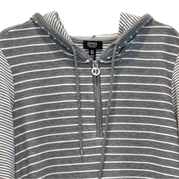 Jones New York Signature Size 1X 1/4 Zip Gray & White Stripe Hoodie - Picture 3 of 3